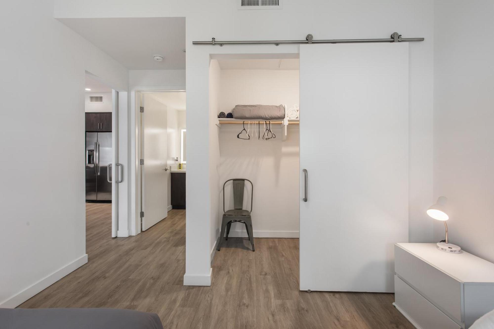 Landmark Management West La Capsule hotel *