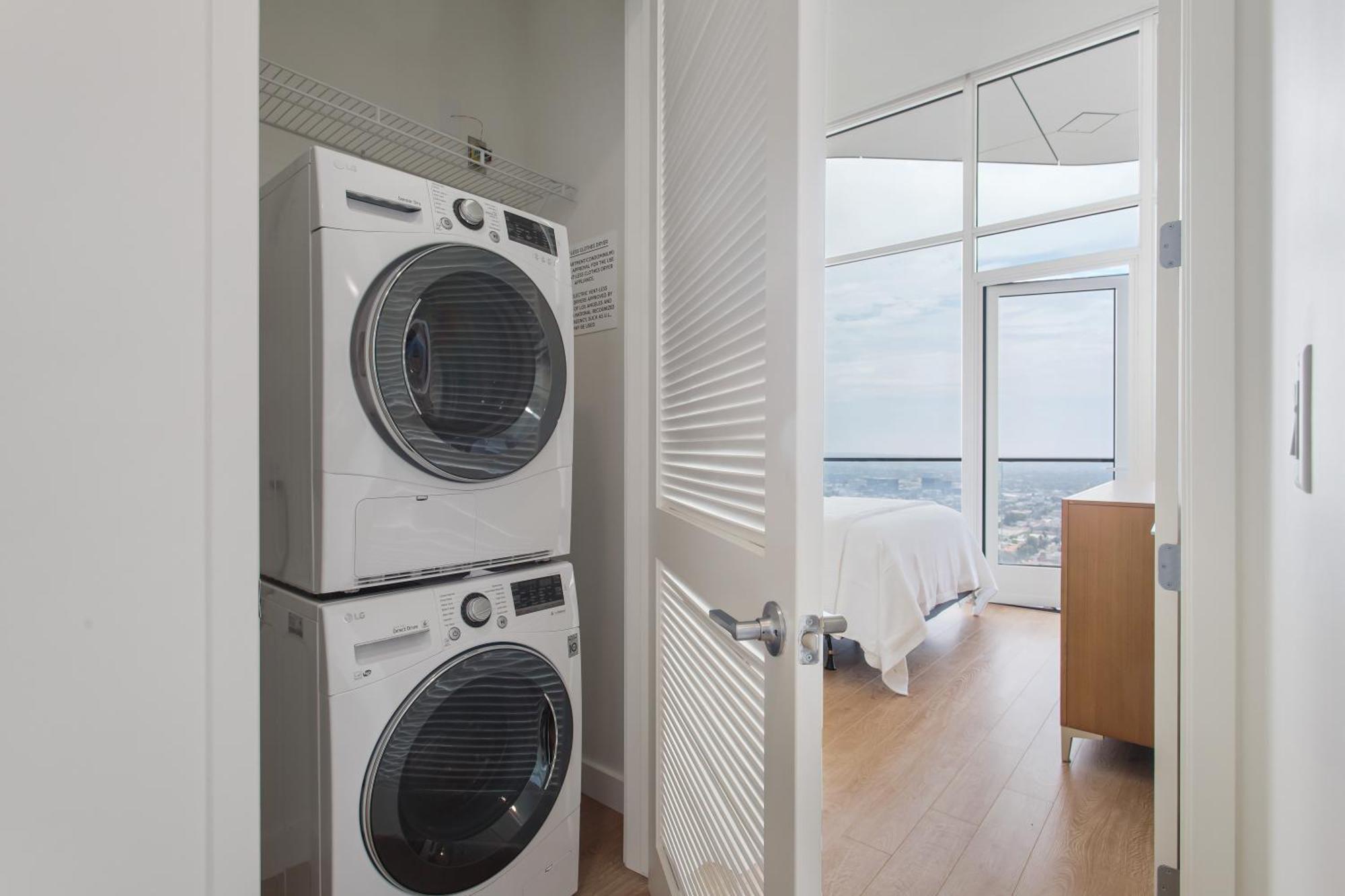 Capsule hotel Landmark Management West La *